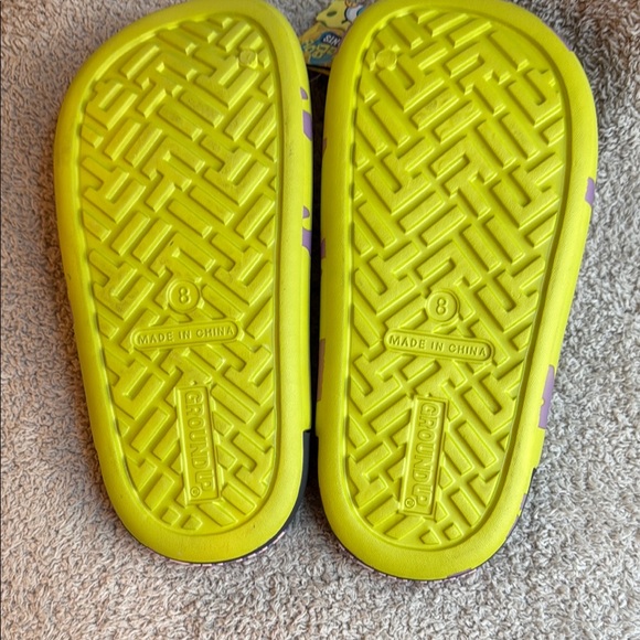 Slide Sandals - Yellow and Purple - Feature Patrick from SpongeBob SquarePants - Picture 5 of 7